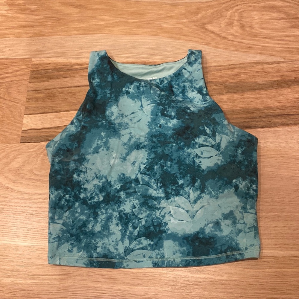 Cropped workout top